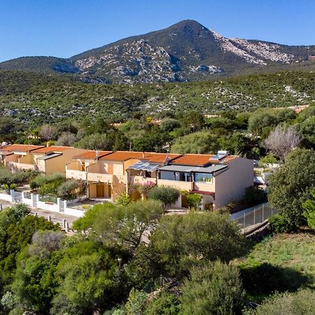 Mama House Con Vista Mare Apartment Cala Gonone Bagian luar foto