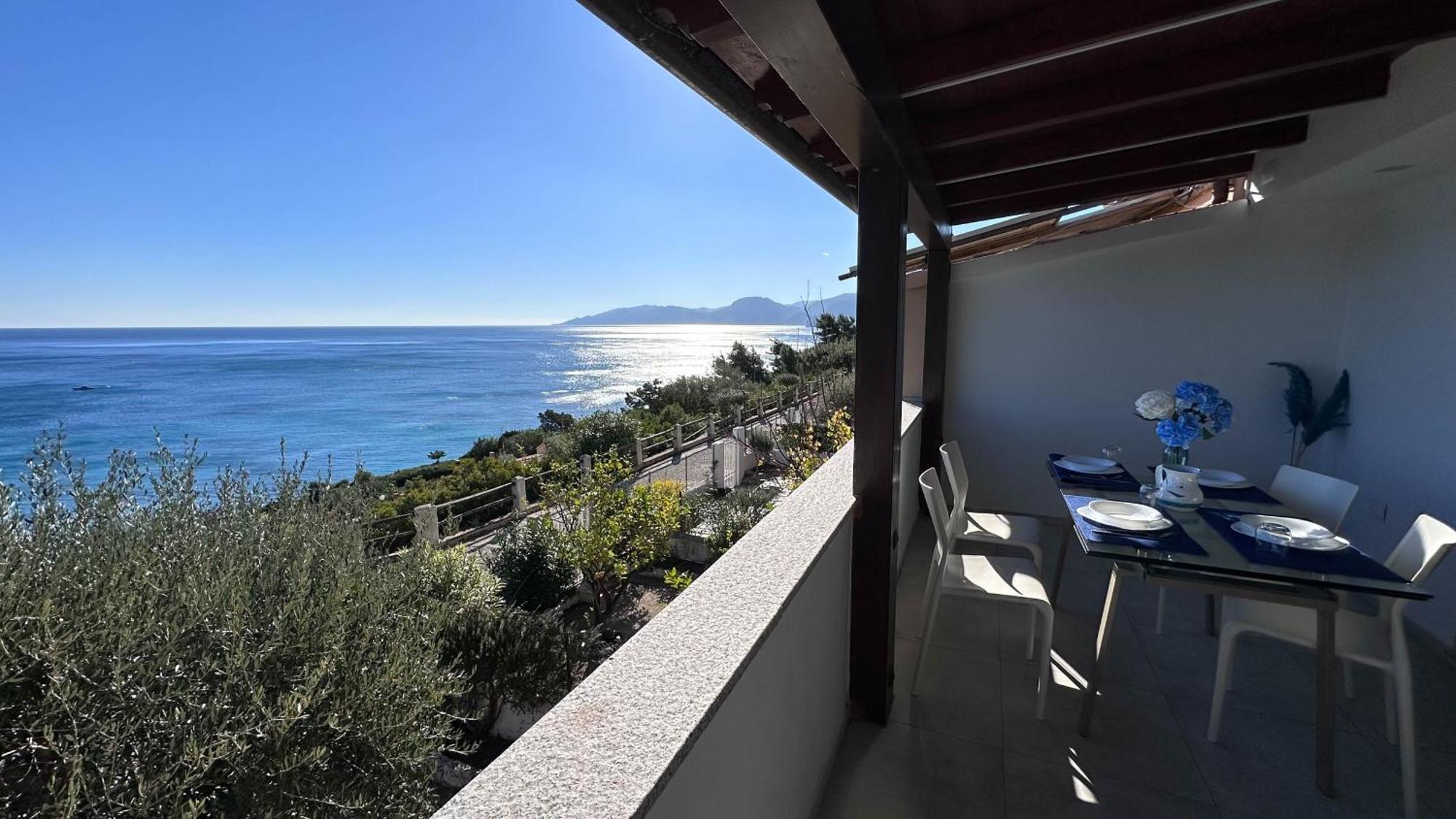 Mama House Con Vista Mare Apartment Cala Gonone Bagian luar foto
