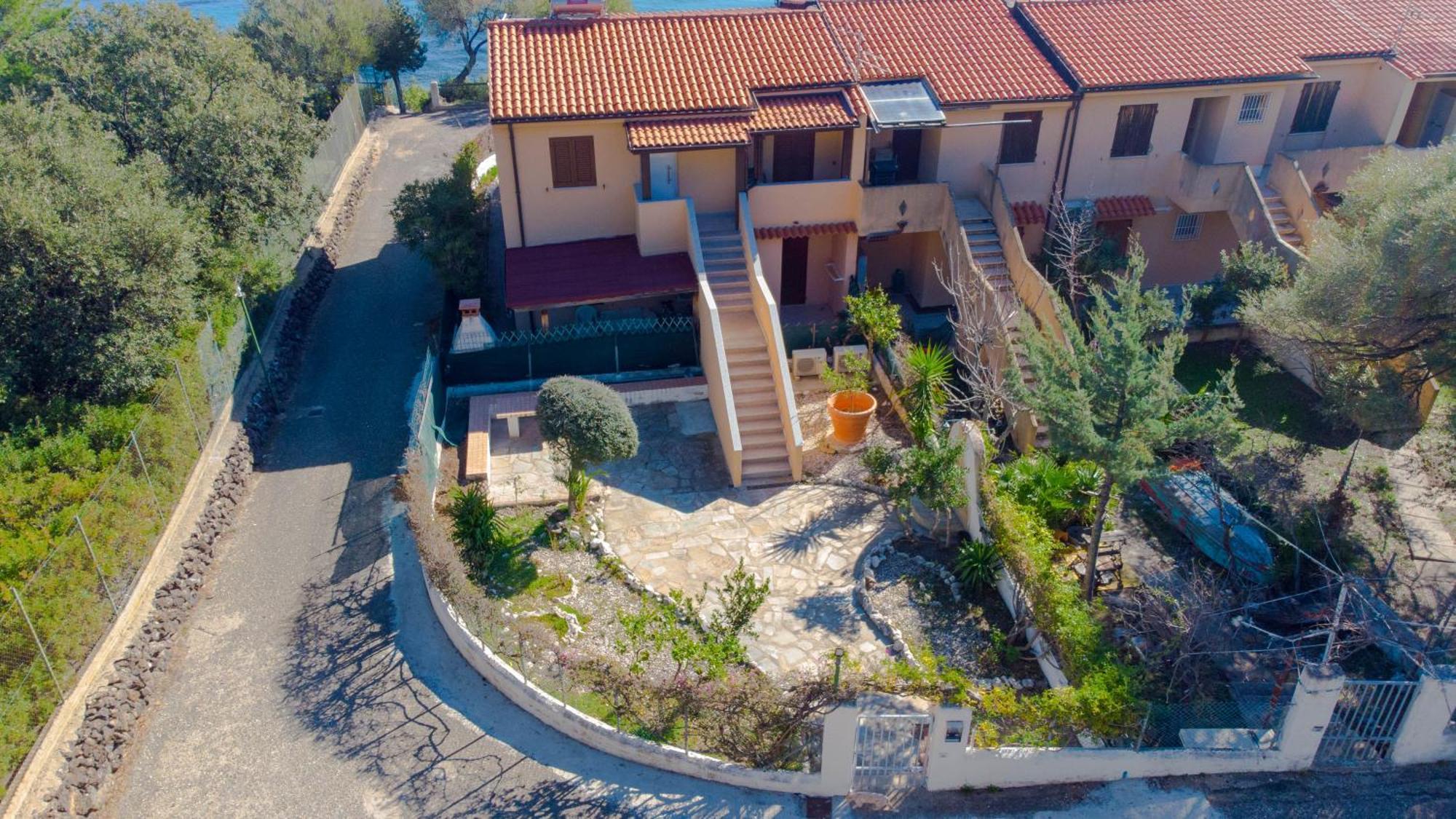 Mama House Con Vista Mare Apartment Cala Gonone Bagian luar foto